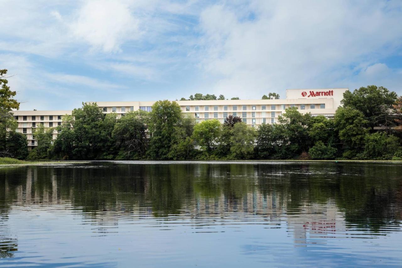 Boston Marriott Newton Hotel Exterior photo